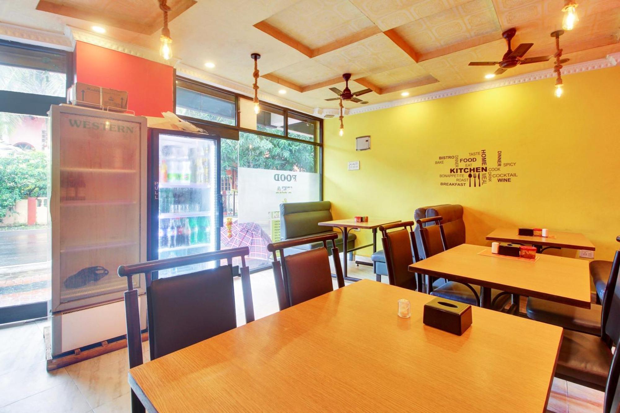 Hotel O Ferns Guest House Calangute Esterno foto